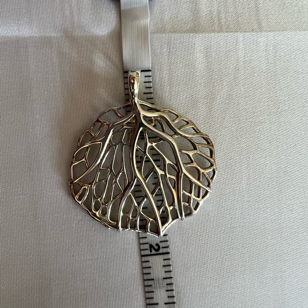 Sterling Silver Filigree Leaf Pendant/Enhancer - Picture 4 of 7